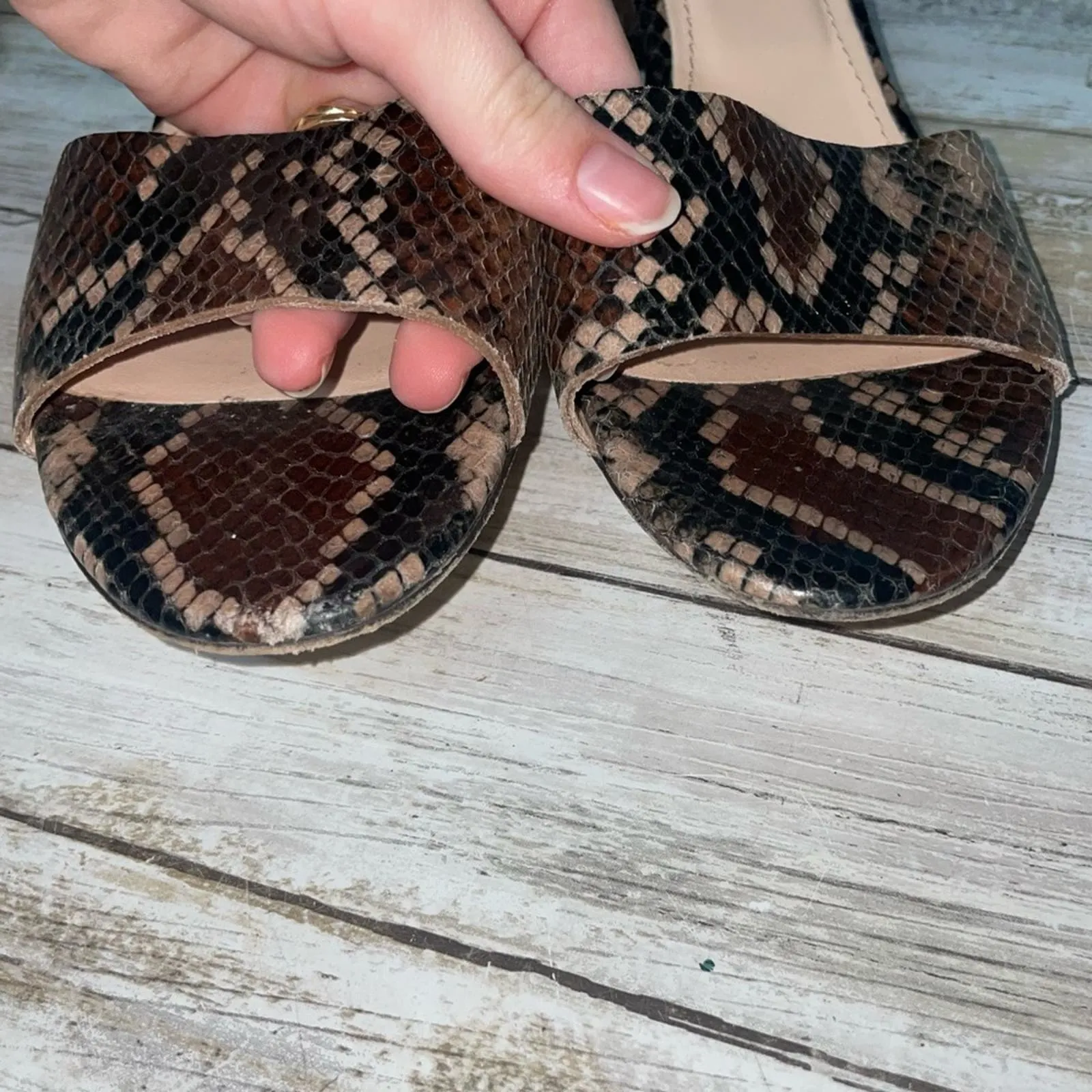 AGL Snake-Embossed Leather Block Heel Open Toe Low Heels (9)