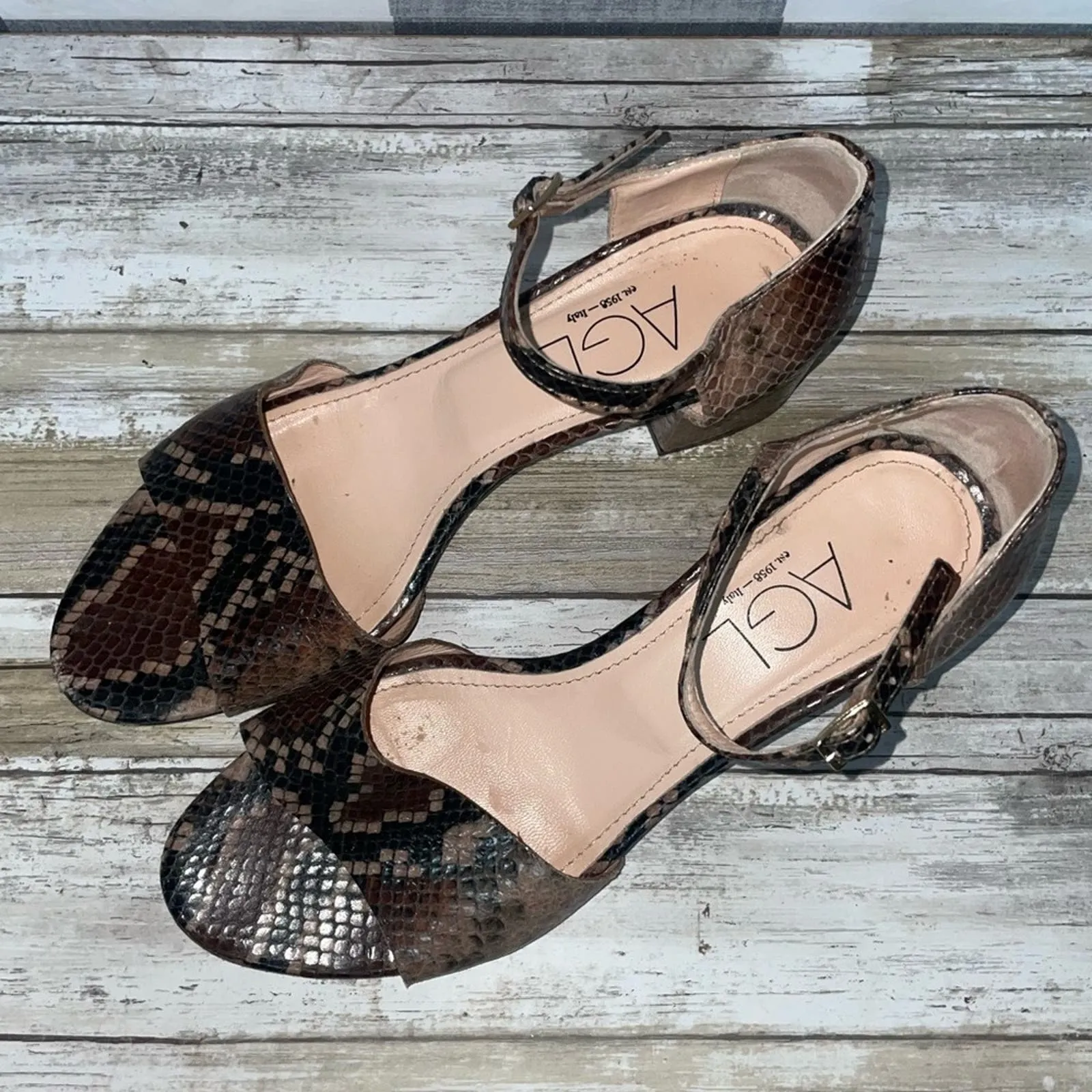 AGL Snake-Embossed Leather Block Heel Open Toe Low Heels (9)