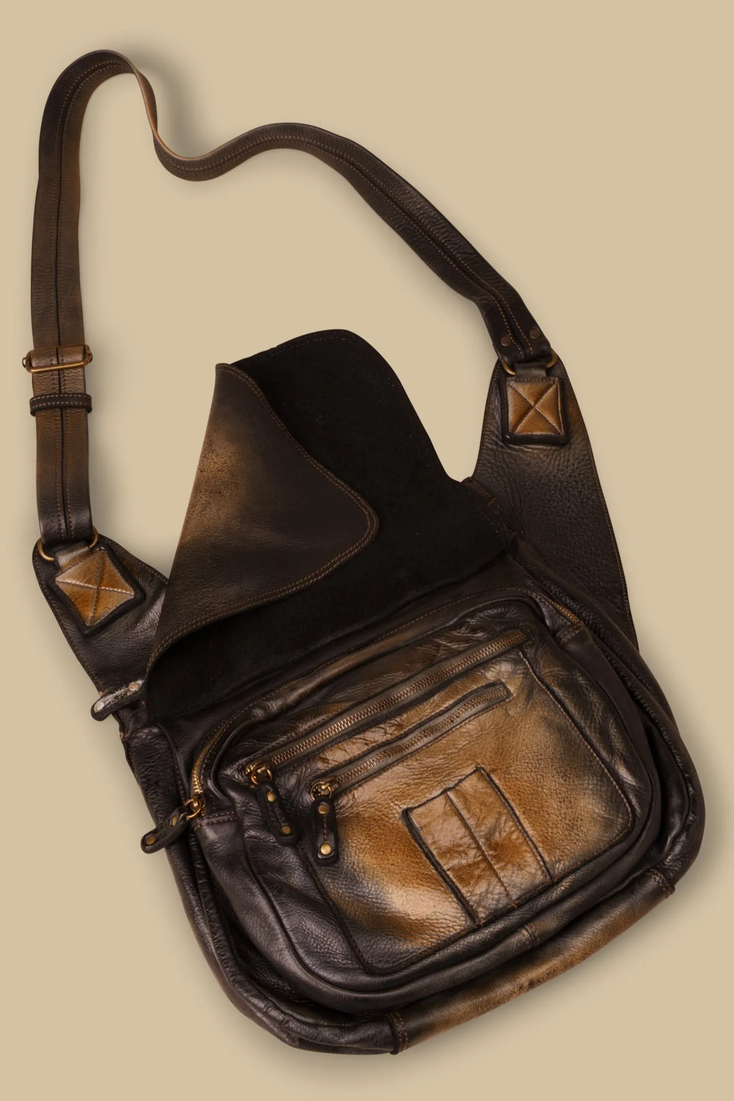 BAYSIDE84 Crossbody Saddle Bag - Black Vintage - Mens