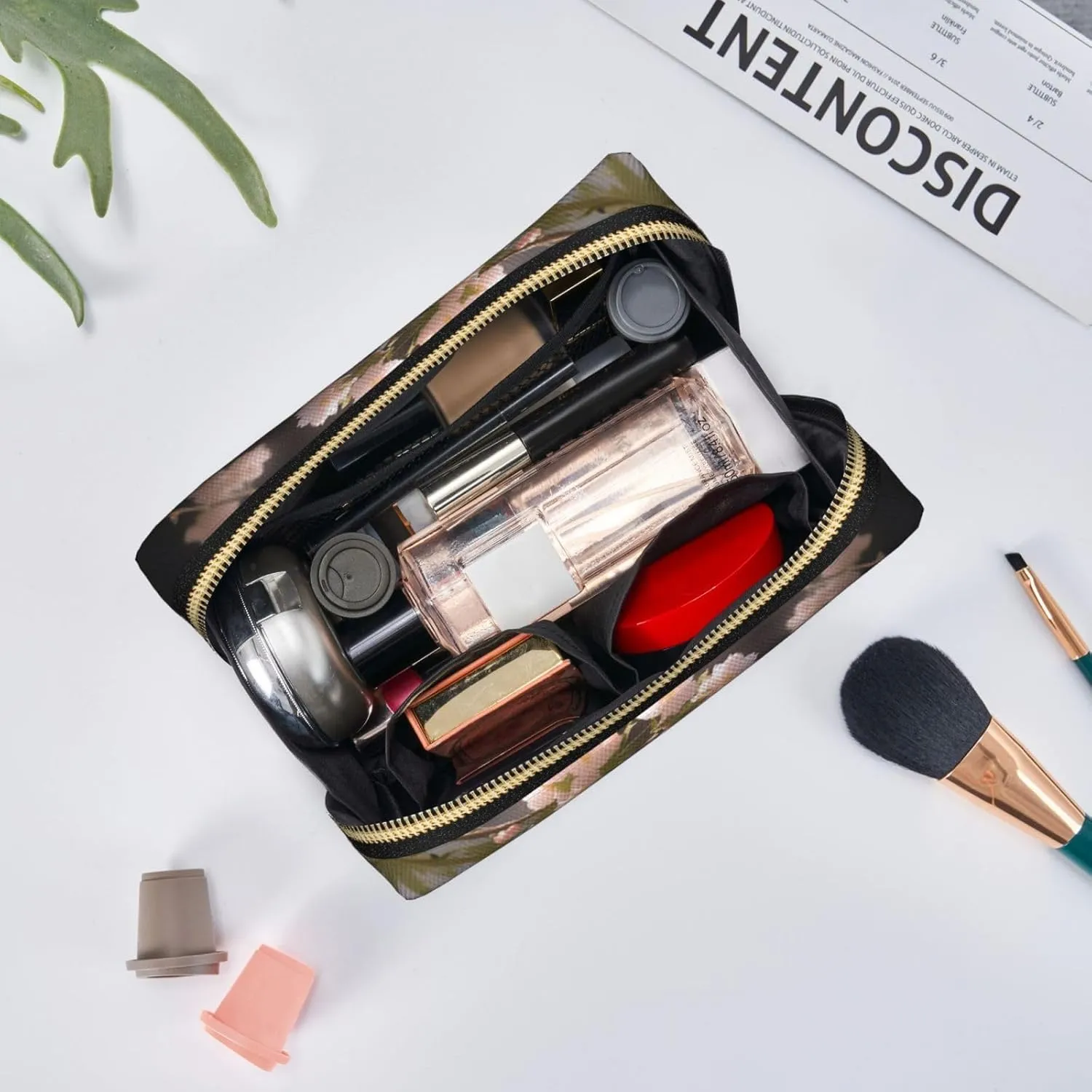 Color Woman Printed Small Makeup Bag,Travel Cosmetic Bag Purse with Zipper,Water-resistant Makeup Organizer Bag for Women