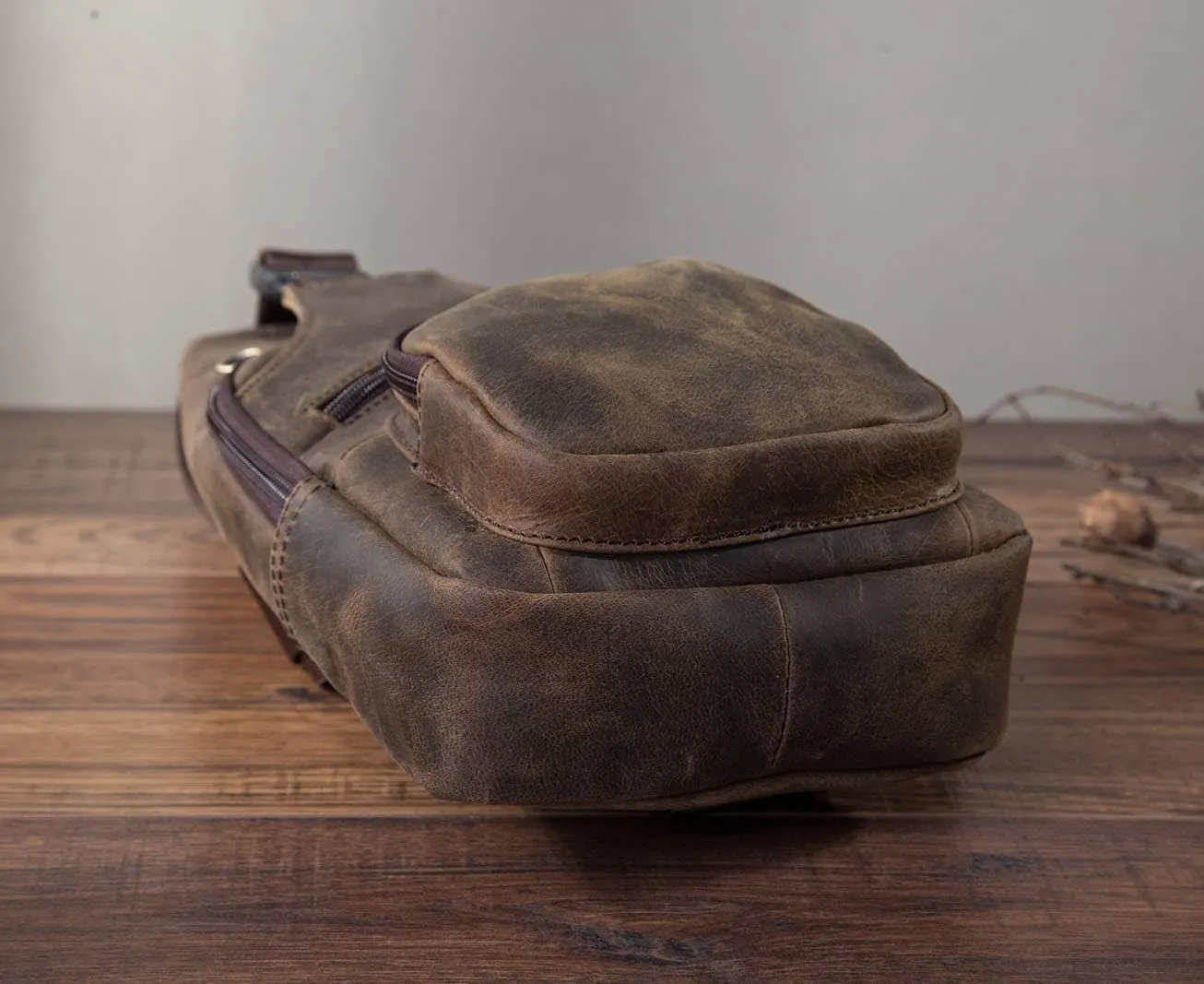 Le'aokuu Men Fashion Casual Tea Designer Travel Hiking Crossbody Chest Sling Bag Rig One Shoulder Strap Bag Men Leather 8015