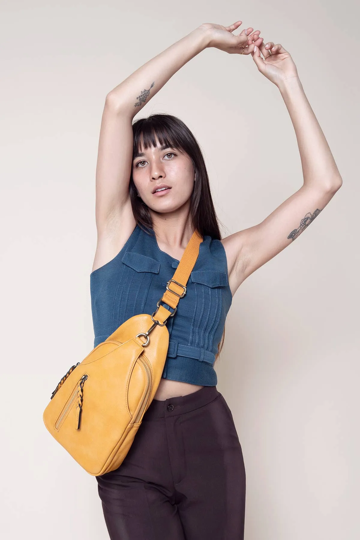 M2342 Nikki Dual Compartment Sling Pack Bag: Navy