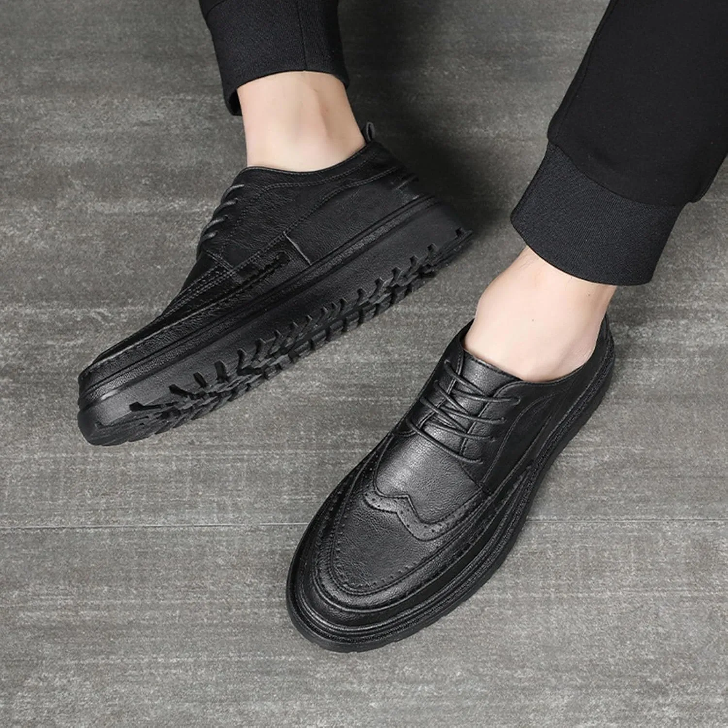 Men's Vintage Fashion Embossed Lace-up Brogue Leather Shoes Comfortable Formal Dress Business Wedding Tuxedo Leather Shoes