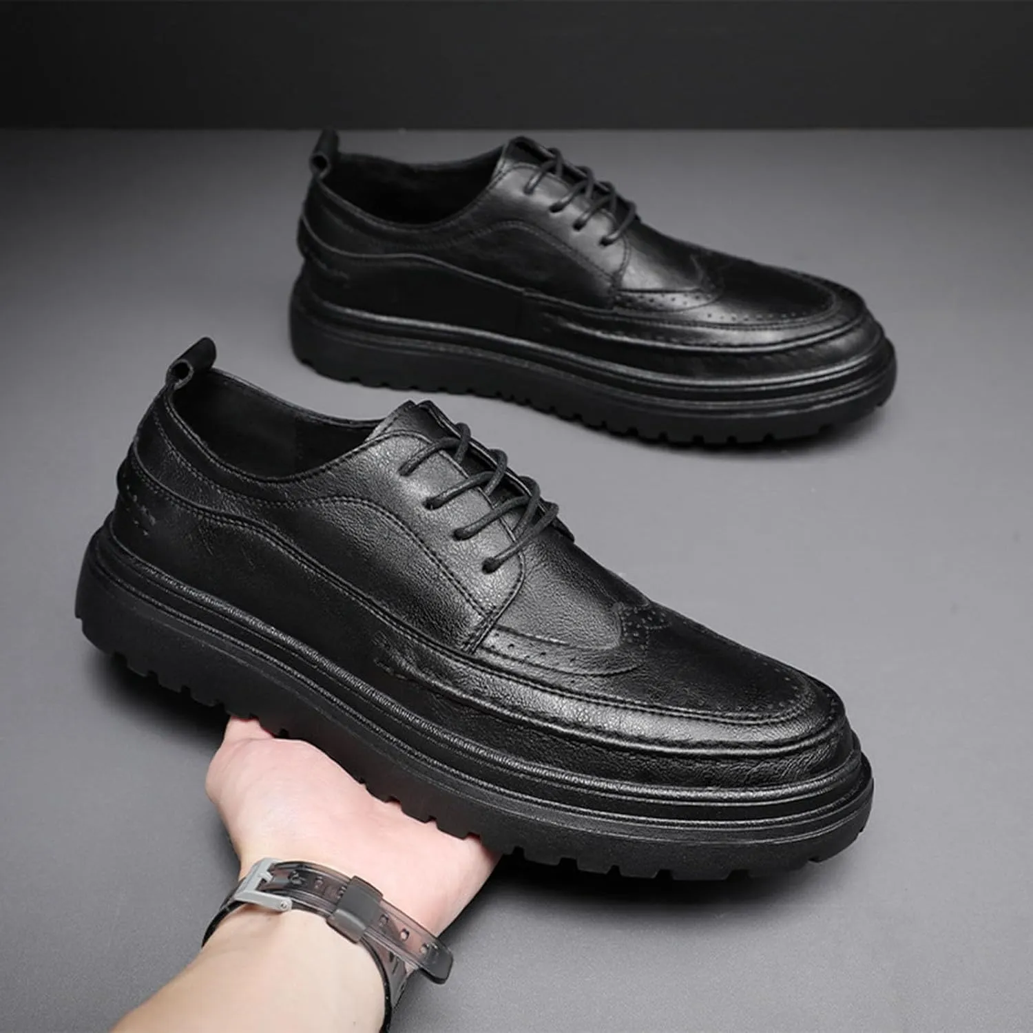 Men's Vintage Fashion Embossed Lace-up Brogue Leather Shoes Comfortable Formal Dress Business Wedding Tuxedo Leather Shoes