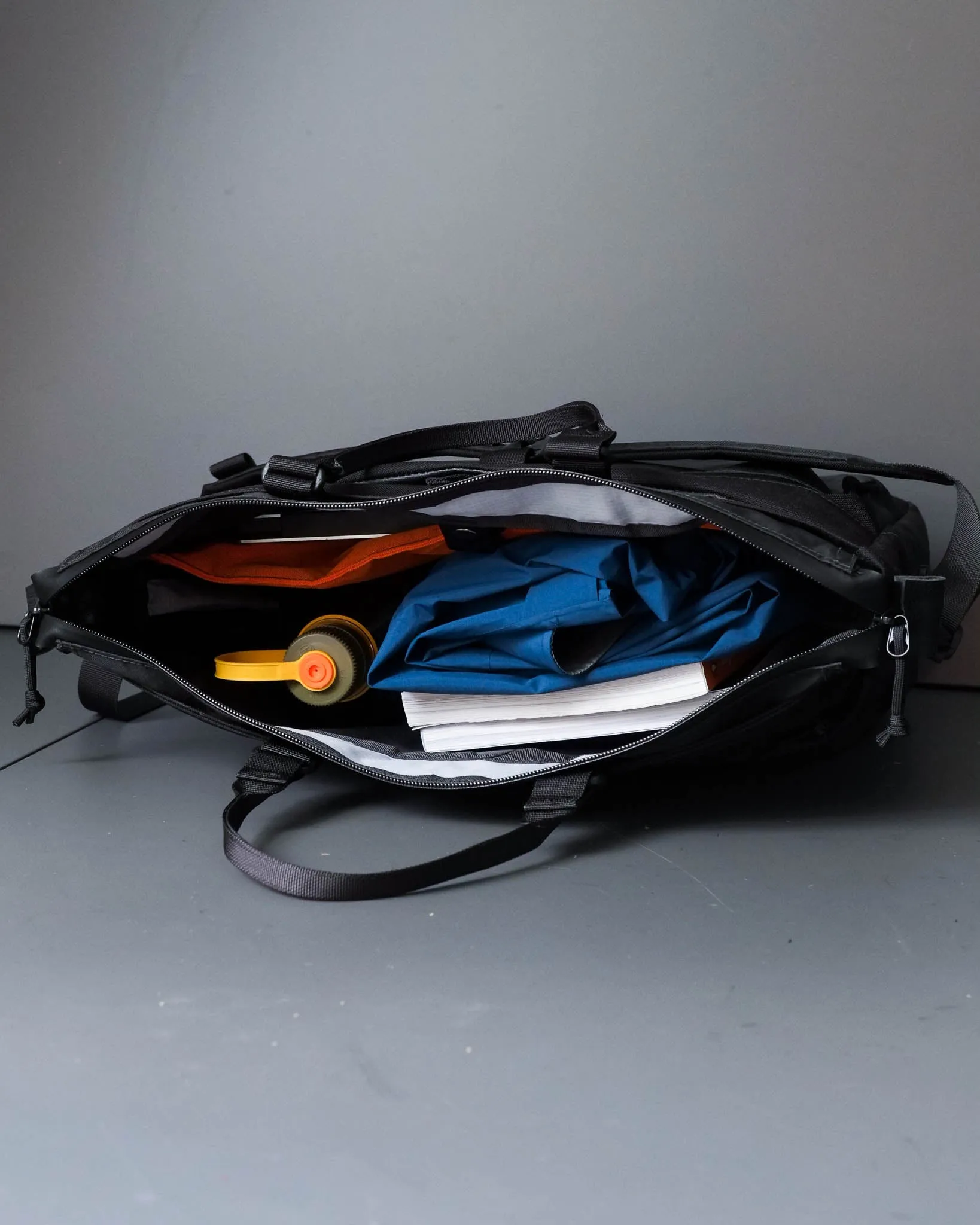 Messenger Tote V1 Black