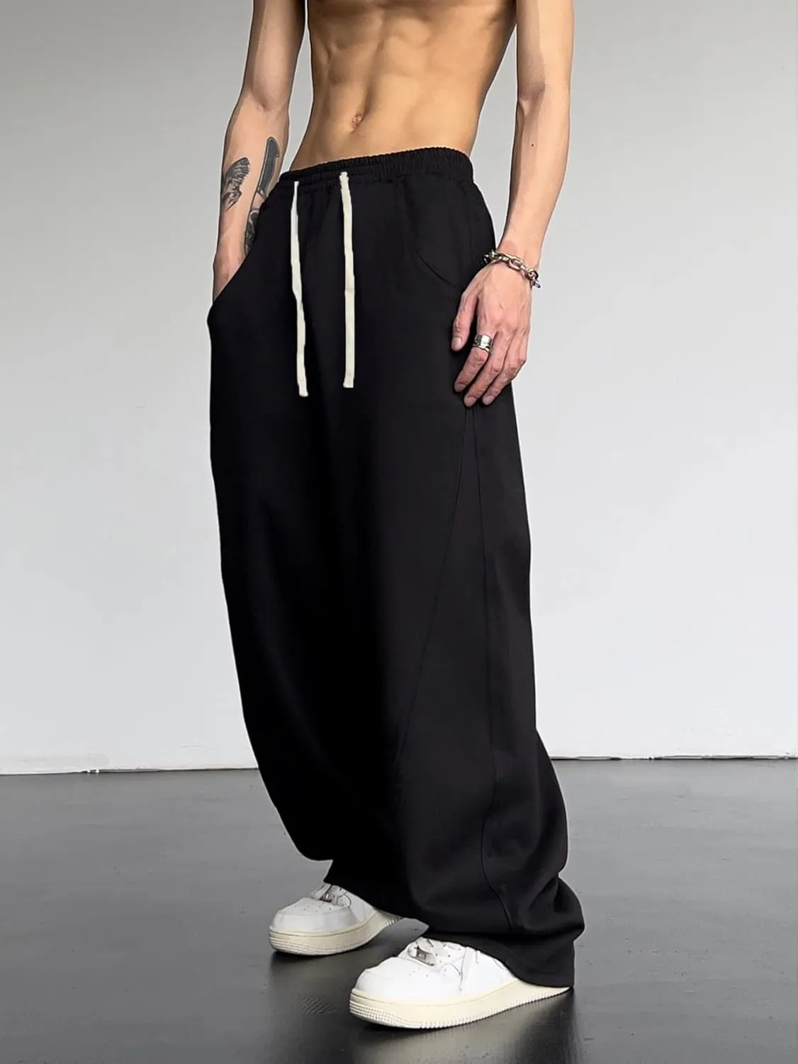 OYOANGLE Men's Drawstring Elastic Waist Baggy Sweatpants Y2K Loose Wide Leg Long Pants with Pocket