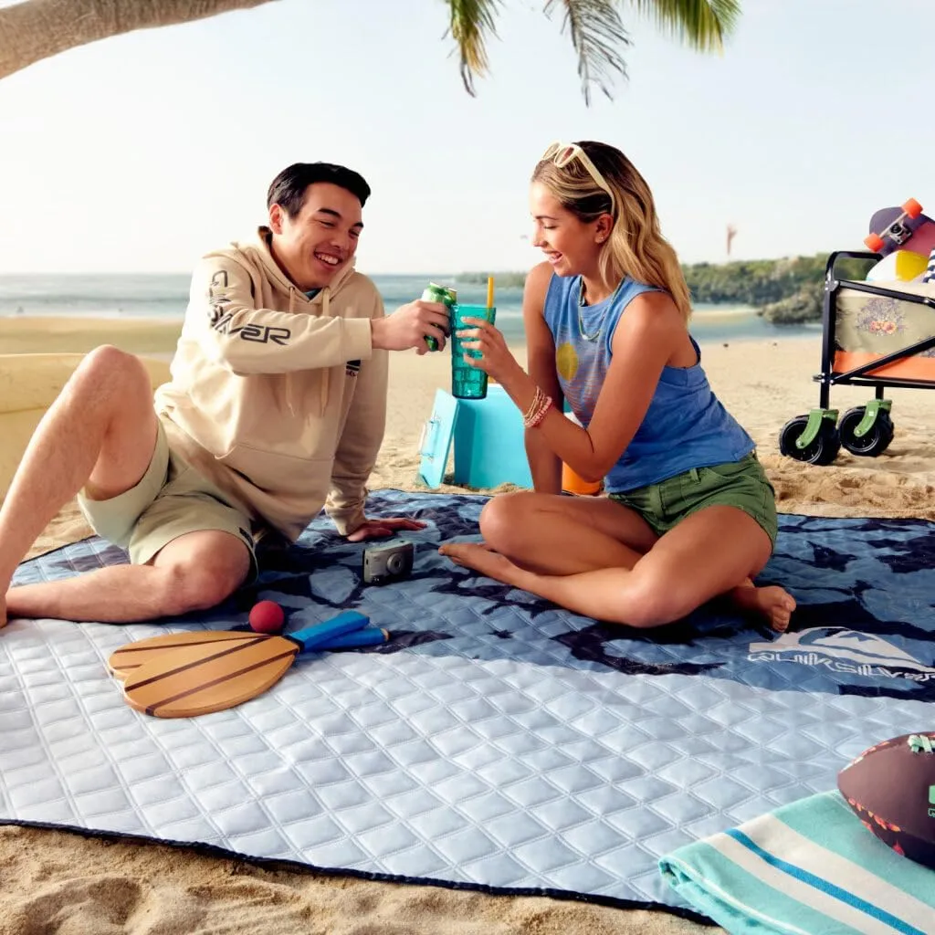 Quiksilver Sand-Free Beach Mat – Large Water-Resistant Outdoor Picnic Blanket, Lightweight Foldable Mat for Beach, Camping, Park, or Travel – Fits 4-6 People, Quick-Dry, Durable