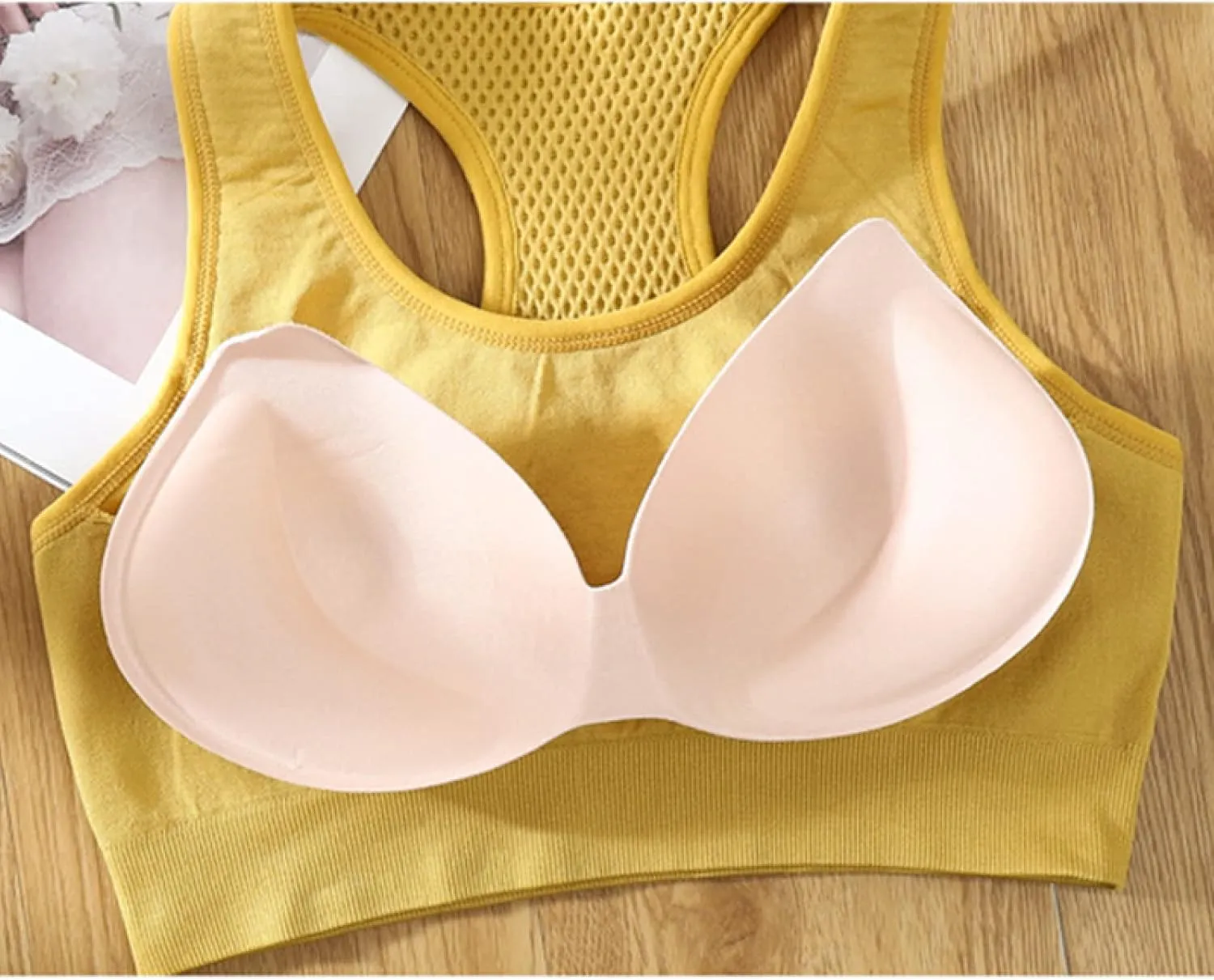 Sports Bras for Women Women's Sports Bras Shockproof Ventilated Chest Pad Tube Top Camisole Yoga Gym Tops Seamless