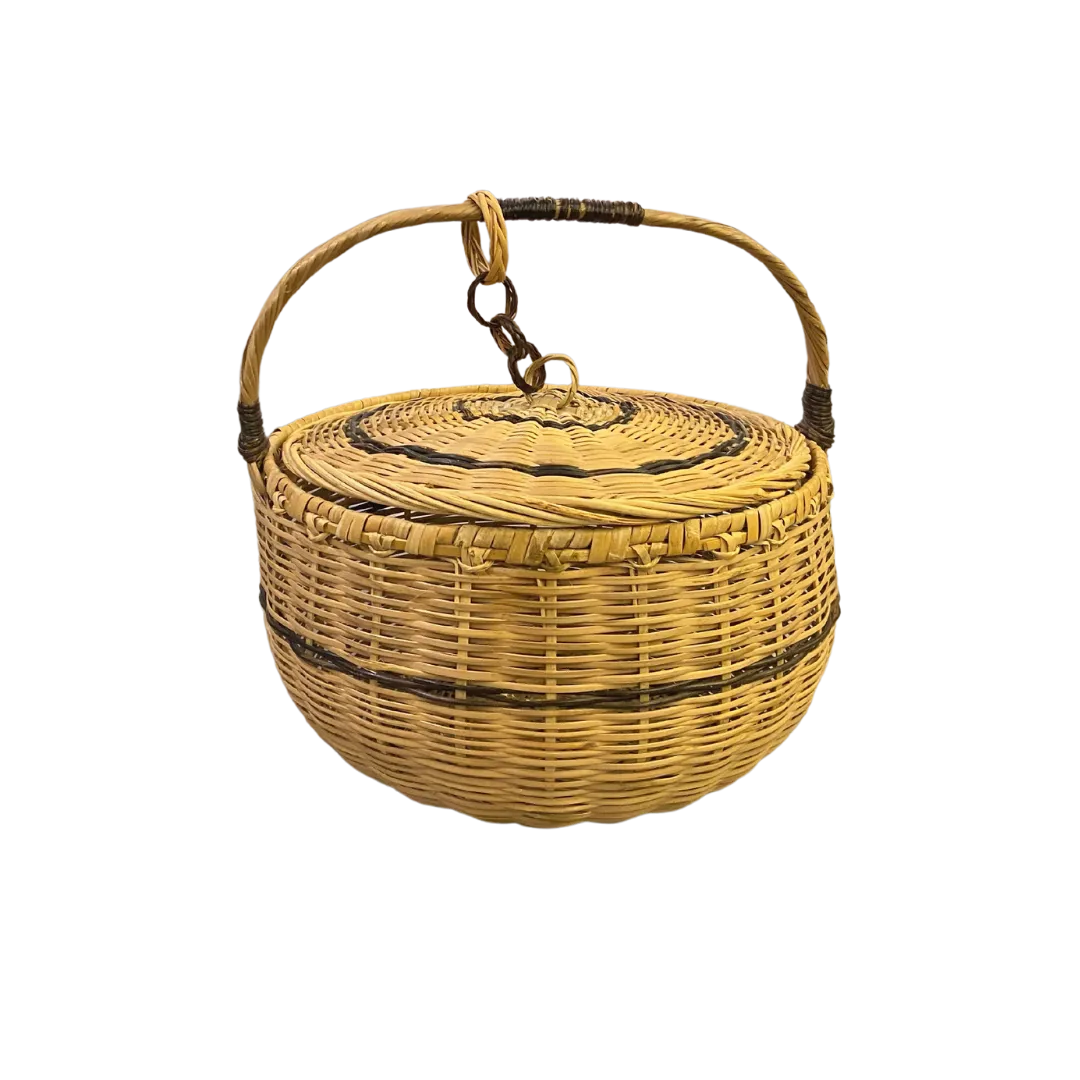 Twelve Topaz Picnic Basket with Cover