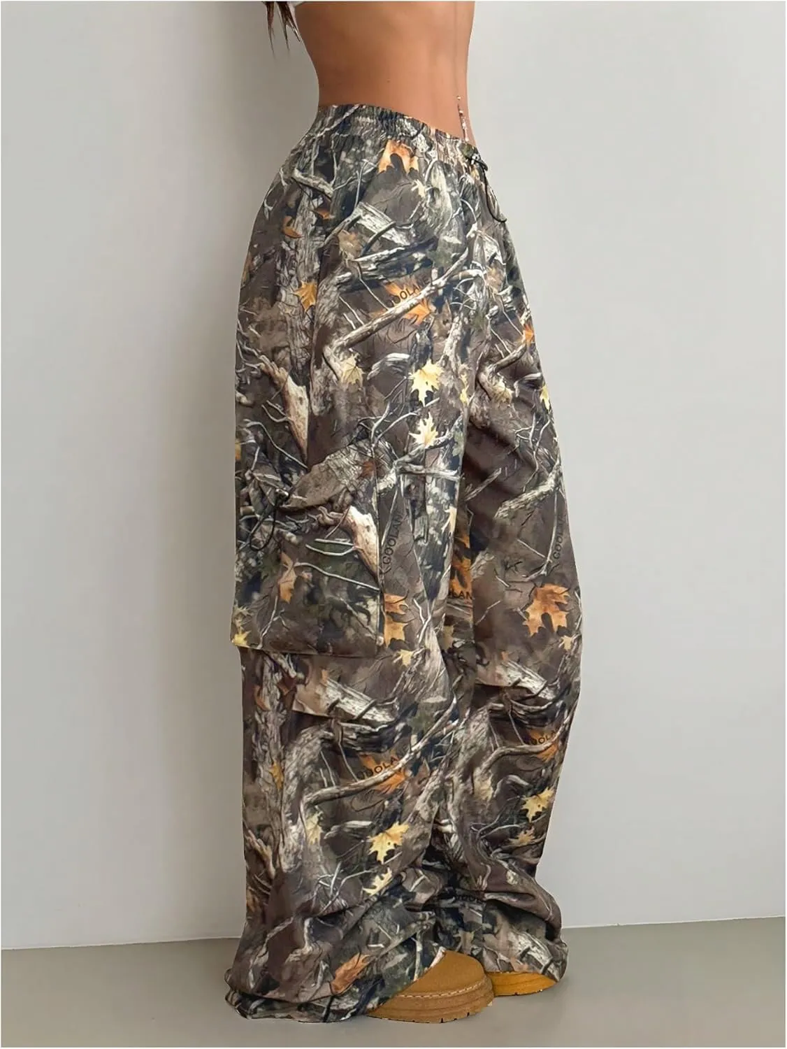 Verdusa Women's Camo Cargo Y2K Flare Pants Drawstring Waist Straight Leg Loose Trousers with Pockets