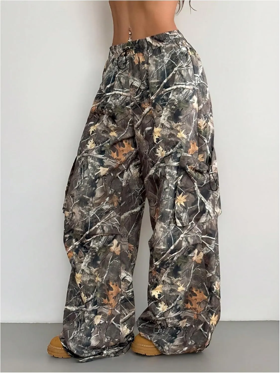 Verdusa Women's Camo Cargo Y2K Flare Pants Drawstring Waist Straight Leg Loose Trousers with Pockets